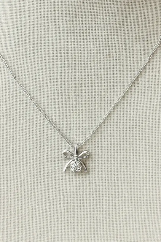 Ribbon Solitaire Pendant